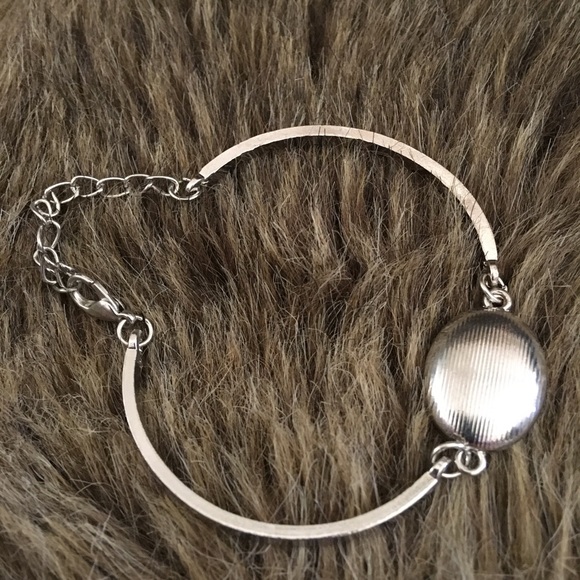 Silver tone faceted oval cut faux ruby bracelet - Picture 6 of 7